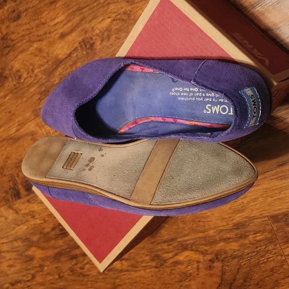 Shoes - Picture 4 of 4
